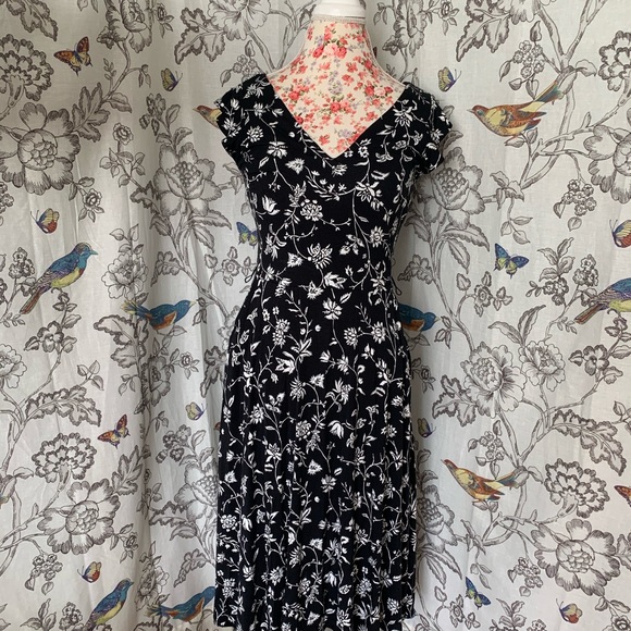 LOFT✨NWTs✨Rainforest Cutout Button Back Midi Dress - Picture 4 of 13